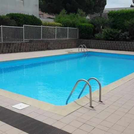 Must1 Minimes Avec Piscine Apartmán