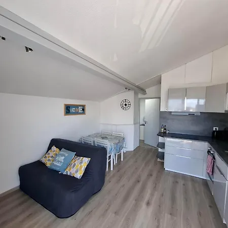 Must1 Minimes Avec Piscine Apartmán